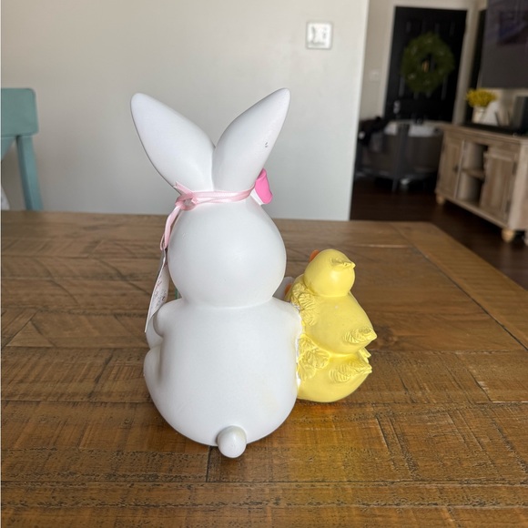 Bunny Rabbit Reading A Book Easter Spring Decor - Picture 4 of 4